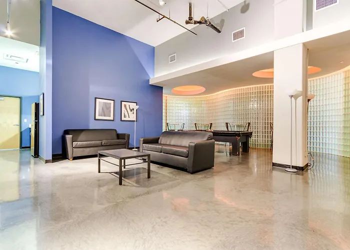 West Loop - Views With In & Out Parking 6 *